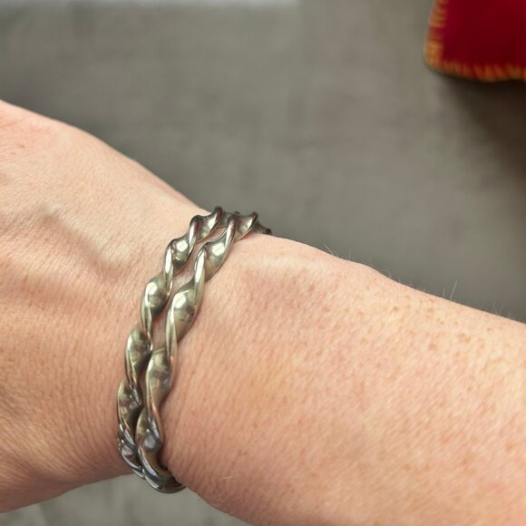 Pair of vintage sterling silver twist bracelets - Picture 2 of 3